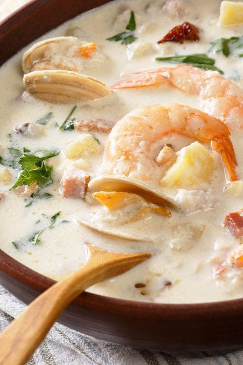 Best Seafood Chowder Recipe, Seafood Chowder Soup, Seafood Chowder Recipe, Shrimp Chowder, Quick Soup Recipes, Chowder Recipes Seafood, Fish Chowder, Fresh Shrimp, Bisque Recipe