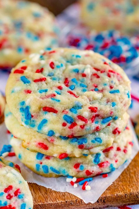 4th of July Sprinkle Cookies Sprinkle Sugar Cookies, Blue Sprinkles, Funfetti Cookies, July Desserts, Sugar Cookie Recipe Easy, July Recipes, Simple Cookies, 4th Of July Desserts, July Ideas