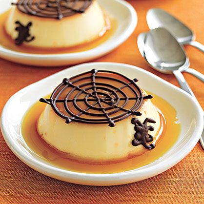 Halloween Desserts: Caramel Spider Web Flan Elegant Halloween Dessert, Yummy Halloween Food, Halloween Pudding, Caramels Recipe, Halloween Eats, Food Halloween, Halloween Dishes, Spooky Food, Halloween Dessert