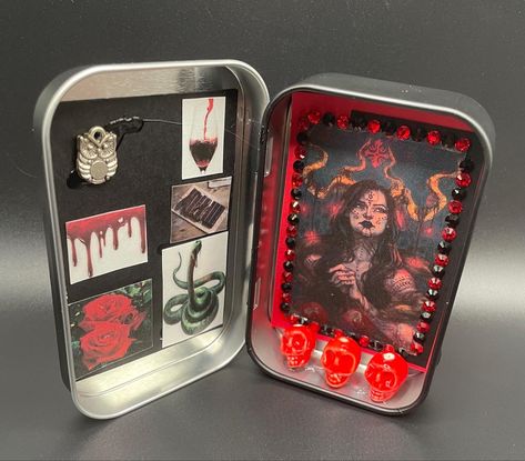 Altoid Tin Altar, Pocket Altar Witches, Lilith Altar Ideas, Learning Witchcraft, Lilith Altar, Pocket Altar, Magick Crafts, Goddess Lilith, Women Goddess