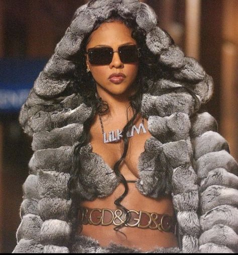 2000 Hip Hop, Chinchilla Fur Coat, Chinchilla Fur, 90s Inspired Outfits, Early 2000s Fashion, Lil Kim, Hip Hop And R&b, Fur Coats, Photoshoot Outfits