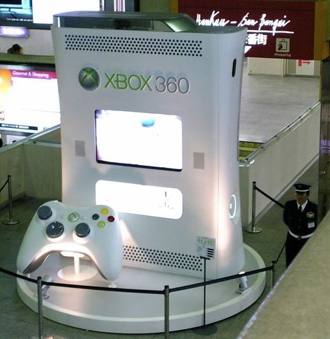 large Xbox 360 on display in Japan in late (2005). Xbox 360 Aesthetic, Xbox Aesthetic, Gaming Nostalgia, Secret Files, Attention Seekers, Old Technology, School Technology, 2000s Aesthetic, Top Secret