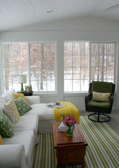 julias-sunroom-on-snowy-day-hooked-on-houses Farmhouse Sunroom, Cozy Sunroom, Small Sunroom, Four Seasons Room, Sunroom Furniture, Sunroom Addition, Three Season Room, Sunroom Decorating, Sunroom Designs