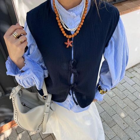 We absolutely LOVE how @irenerojorm styles our “starfish” necklace🫶🏽🌟 #style #fashion #chunky #chunkyjewelry #portuguesegirl #handmadejewelry #jewelry #slowfashion Chunky Necklace Outfit, Summer Beads, Orange Starfish, Beaded Starfish, Necklace Outfit, Artisan Necklace, Starfish Pendant, Starfish Necklace, Stocking Fillers For Her