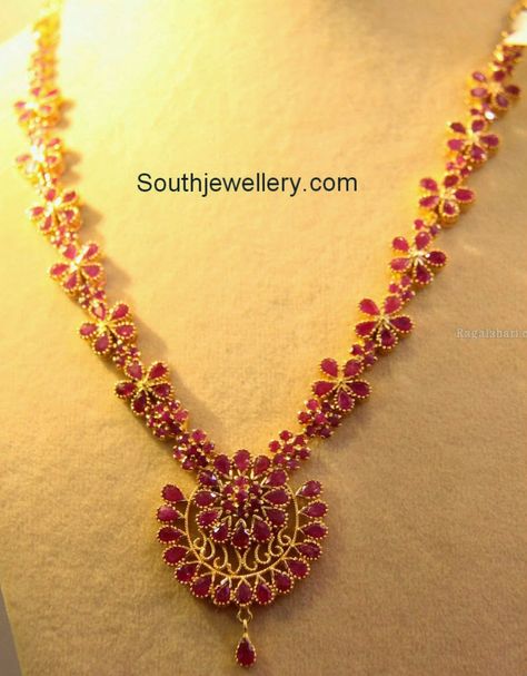 ruby necklace Pink Stone Necklace Indian Gold, Kempu Necklace, Necklace Set Indian Bridal Jewelry, Hindu Jewelry, Ruby Necklace Designs, Ruby Jewelry Necklaces, Pink Bead Necklace, Latest Jewellery Designs, Temple Jewelry Necklace