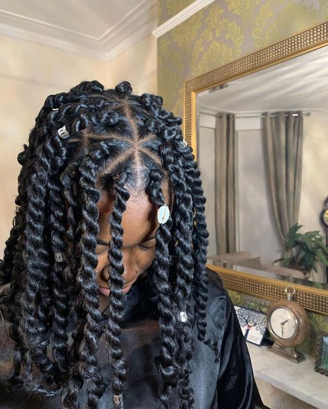 Peak A Boo Passion Twists, Passion Twists Beads, Darling Passion Twist, Passion Twist Bob, Bob Length Passion Twists Hairstyle, Smeduiem Passion Twist, Quick Hairstyles, Crochet Braids, Curled Hairstyles