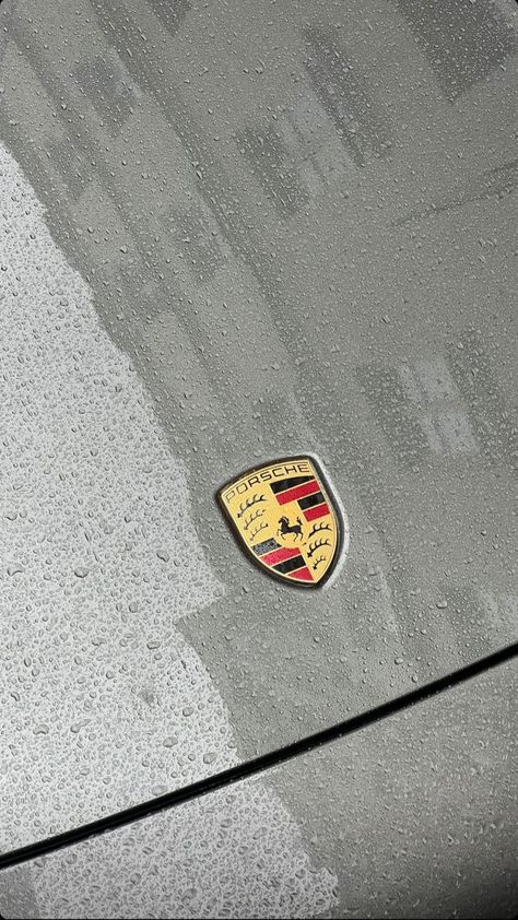 Voiture Porsche sous la pluie Porsche Gtr3 Rs Aesthetic, Porsche Logo Aesthetic, Porchse Cars Aesthetic, White Porsche Aesthetic, Porshe Aesthic, Porsche Panamera Aesthetic, Porsche Cayenne Aesthetic, Porsche Aesthetic, White Wallpaper For Iphone