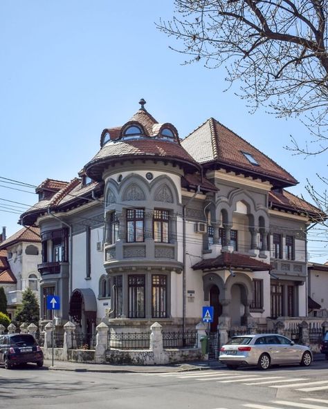 Bucharest România Most Beautiful Houses, How To Make Camera, Interwar Period, 1920s House, Victorian Mansions, Sims House Design, Bucharest Romania, Go To Movies, Beautiful Houses