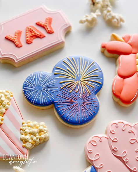 Megan Warne on Instagram: “Almost that time of summer! Who knows if we’ll be able to watch fireworks together but at least we can make our own fireworks display in…” Watch Fireworks, Patriotic Cookies, Minnie Mouse Cookies, Flooding Cookies, Sugar Cookie Cakes, Disney Cookies, Cookie Business, Summer Cookies, Fireworks Display