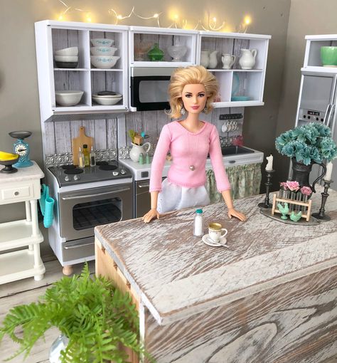 More pics from the Farmhouse living room/kitchen diorama. … | Flickr Kitchen Diorama, Barbie Restoration, Dolls Miniature, Barbie Diy Accessories, Barbie House Furniture, Diy Barbie House, Modern Dollhouse Furniture, Decoration Shabby, Barbie Room