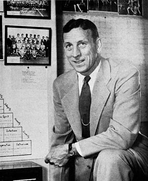 10 Lessons For Entrepreneurs From winning coach John Wooden: 1.  “Do not let what you cannot do interfere with what you can do.” Ucla Basketball, John Wooden, Basketball Net, Wooden Words, Basketball Leagues, Finance Blog, Basketball Legends, Basketball Coach, Sports Memes