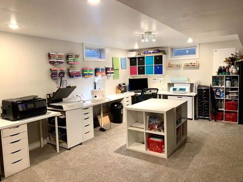 Printshop Studio Design, Sublimation Office Ideas, Sublimation Room Setup, Sublimation Office Setup, Sublimation Work Station, Sublimation Craft Room Setup, Print Shop Work Spaces, Warehouse Shipping Station, Small Business Workspace