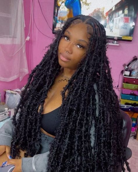 Riri Locs Hairstyle, Bufferfly Locs, Jumbo Soft Locs, Large Faux Locs, Jumbo Locs, Textured Locs, Jumbo Faux Locs, Jah Locs, Butterfly Locks