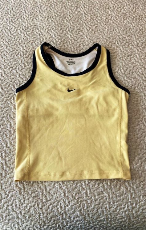 Nike Tank Top Outfit, Tank Top Outfit, 00s Mode, Look Winter, Mode Hippie, Nike Tank Top, Nike Tank, Wardrobe Tips, Outfits Chic