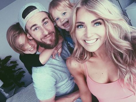 My crew 💙 @brodyvan23 Cara Van Brocklin, Family Selfie, Cara Loren, Family Comes First, Family Inspiration, Instagram Family, Mommy Style, Free Family, Family Photo Ideas