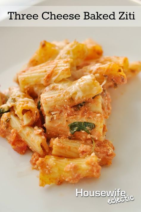 Housewife Eclectic: Three Cheese Baked Ziti. So easy to throw together and delicious! Cheese Baked Ziti, Bake Ziti, Ziti Pasta, Ziti Recipes, Cheese Baked, Best Pasta Recipes, Baked Ziti, Three Cheese, Pasta Dish