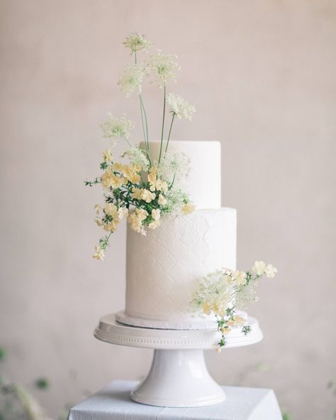 Tiny Bakery, 2 Tier Wedding Cakes, Pasadena Wedding, Floral Wedding Cakes, Cake Inspo, Simple Wedding Cake, Modern Wedding Cake, White Wedding Cake, Wedding Cakes With Flowers