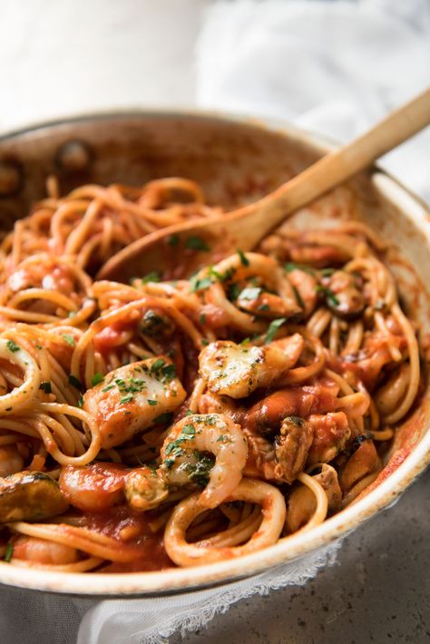 Made this yesterday, I got a HUGE thumbs up from everyone!!! Part of my regular rotation for quick dinners! Seafood Spaghetti Marinara, Seafood Marinara Recipes, Marinara Pasta Recipes, Seafood Marinara Pasta, Spaghetti Marinara Recipe, Spaghetti Seafood, Seafood Marinara, Spaghetti Marinara, Seafood Spaghetti