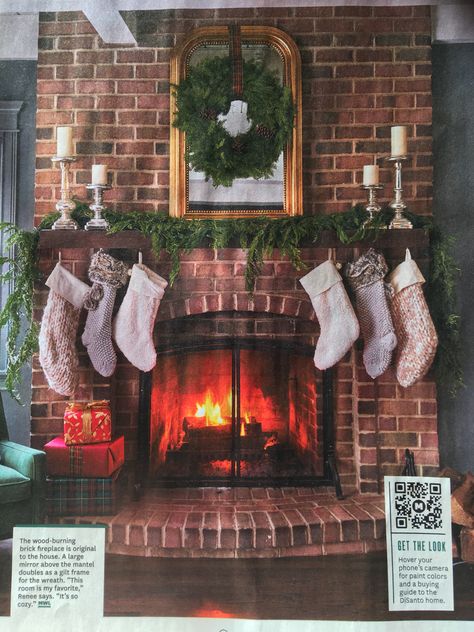 Christmas Brick Fireplace Decor, Fireplace Pictures Ideas Family Photos, Red Brick Fireplace Christmas Decor, Tv Over Stone Fireplace, Brick Fireplace Christmas Decor, Red Brick Fireplace Mantle, Fireplace Mantle Decor Christmas, Christmas Brick Fireplace, Christmas Fireplace Mantle Decorations