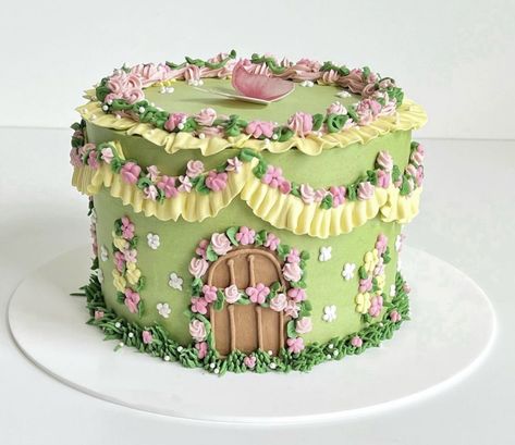 Mushroom Cake Design, Fairy Cake Aesthetic, Fairy Tale Cake, Cottage Core Birthday Cake, Vintage Fairy Cake, Slice Cake, Earthy Cake, Fairy Themed Cake, Fairy Cake Ideas