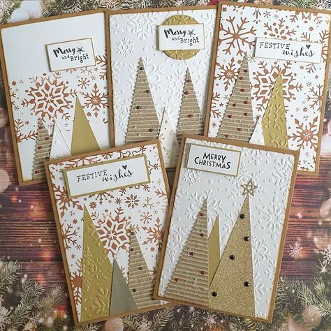 Mixed Media Christmas Cards, Cas Christmas Cards, Mixed Media Christmas, Christmas History, Traditional Christmas Cards, Glitter Snowflakes, Corrugated Card, Christmas Card Making, Welcome To My Youtube Channel