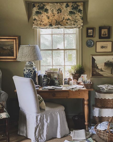 Happy November! #tessafoleyinteriors #nineandsixteenhome | Instagram Nine And Sixteen, Tessa Foley, English Decor, Cottage Inspiration, Cosy Room, Pretty Decor, Apartment Living, Desk Furniture, Fun Decor