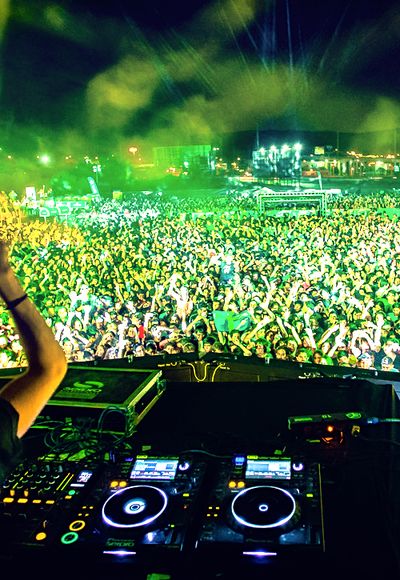 View from DJ booth during a Swedish House Mafia concert Concert Crowd, House Mafia, A State Of Trance, Edm Dj, Dj Art, Swedish House Mafia, Rave Music, Dj Setup, Real Hip Hop