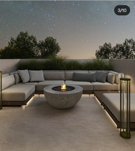 Outdoor Fire Pit Seating, Outdoor Fireplace Designs, Rooftop Design, Cozy Backyard, Front Yard Garden Design, Outdoor Living Design, Architectural Design House Plans, Rooftop Patio, Modern Shapes