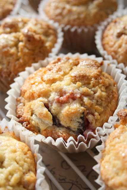 Homemade Heaven......: Fig and Walnut Muffins Fig Recipes Dessert, Fig Recipes Fresh, Fig Muffins, Fig Dessert, Fig Bread, Sweet Muffins, Jam Cake, Walnut Muffins, Fig Cake