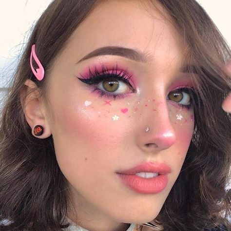 13 Maquillajes para celebrar San Valentín con lindas fotos Carebear Make Up, Nina Demont, Soft Egirl Makeup, Bear Makeup, Ideas Maquillaje, Egirl Makeup, Galaxy Makeup, Makeup Before And After, Valentines Makeup