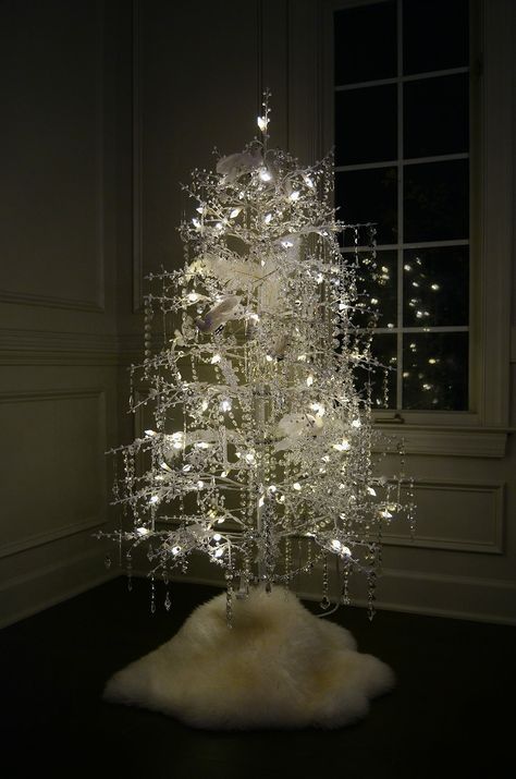 White Christmas Tree With Crystal Ornaments, Diamonds Christmas Tree, Crystal And Pearl Christmas Tree, Ethereal Christmas Tree, Crystal Christmas Decorations, Diamond Christmas Tree, Icy Christmas Tree, Iced Christmas Tree, Ice Christmas Tree