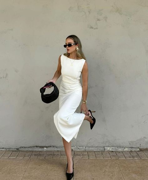 White Dress Black Heels, Red Leather Jacket Outfit, Modest Casual Outfits, White Chic, Stylish Work Attire, Grad Dresses, Wedding Dinner, Casual Style Outfits, Night Outfits