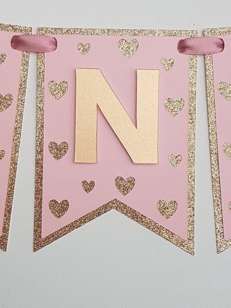 Diy Birthday Banner, First Birthday Girl, Gold First Birthday, Banner Birthday, Name Banner, Girl Name, Name Banners, Rose Gold Pink, Birthday Diy