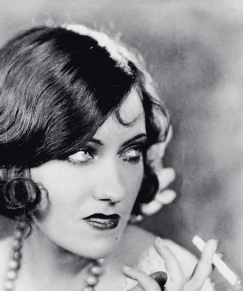 Happy Birthday Gloria May Josephine Svensson aka Gloria Swanson   (March 27, 1899 - April 4, 1983)  I think all this talk about age is foolish. Every time I`m one year older, everyone else is too. 1920s Film Makeup, Happy Birthday Gloria, 1920s Women Photographs, Gloria Swanson 1920s, Famous 1920s Actresses, 1910s Movie Star, Gloria Swanson, Silent Film Stars, April 4