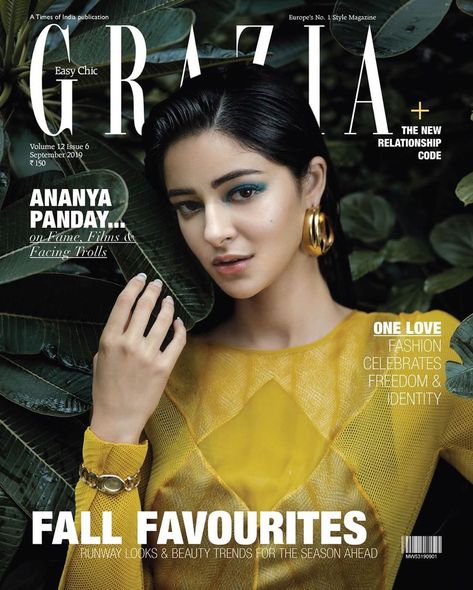 Ananya Pandey Magazine Cover Design Ideas, Anaya Pandey, Best Fashion Magazines, Kashmir Trip, Grazia Magazine, Ananya Pandey, Student Of The Year, Ananya Panday, Panel Dress