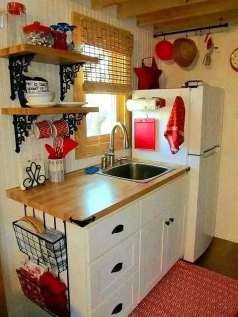 Small House Kitchen Ideas, Small House Kitchen, Large Kitchens, Organiser Cucina, Small Kitchen Ideas, Small Kitchen Decor, Tiny House Kitchen, Indian Kitchen, Apartment Kitchen