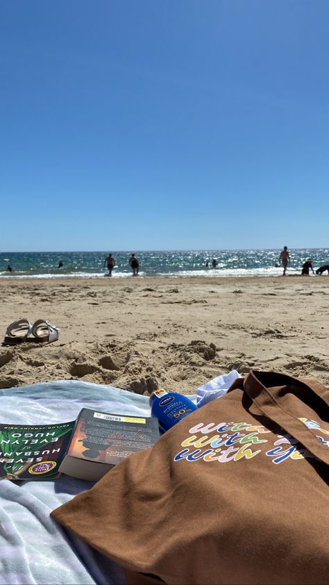 Australian Beaches Aesthetic, Australian Life Aesthetic, Nz Summer Aesthetic, Australia Manifestation, Australian Beach Aesthetic, Australian Summer Aesthetic, Australian Aesthetic, Nz Summer, Beach Sunbathing