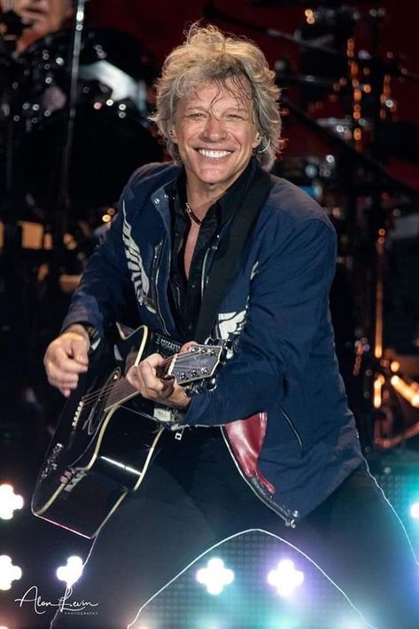 Bon Jovi Now, Foreigner Band, Bon Jovi 80s, Bon Jovi Always, Bon Jovi Pictures, Best Country Singers, Lee Min Ho Photos, Love My Man, Jon Bon Jovi