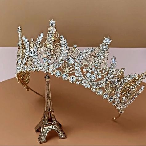 Swarovski Bridal Crown In Gold, One Size, Brand New, Never Worn And Still In Box. Gold Quince Crowns Big, Gold And Black Quinceanera Theme, Quince Crowns Gold, Quinceañera Crowns, Black Quinceanera Theme, Quinceanera Crowns, Yellow Quince, Quince Crowns, Quince Crown