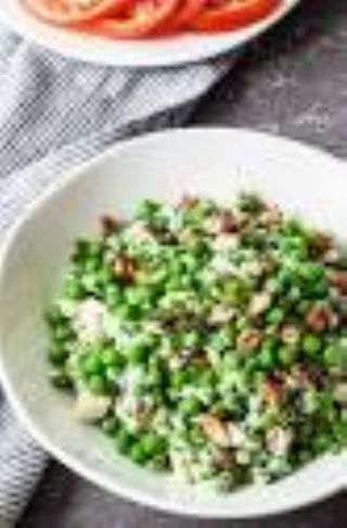 LUBY'S CAFETERIA GREEN PEA SALAD recipe Green Pea Salad, Cashew Salad, Pea Salad Recipes, Create A Cookbook, Broccoli Salad Bacon, Refreshing Snacks, Broccoli Salad Recipe, Bacon Salad, Pea Salad