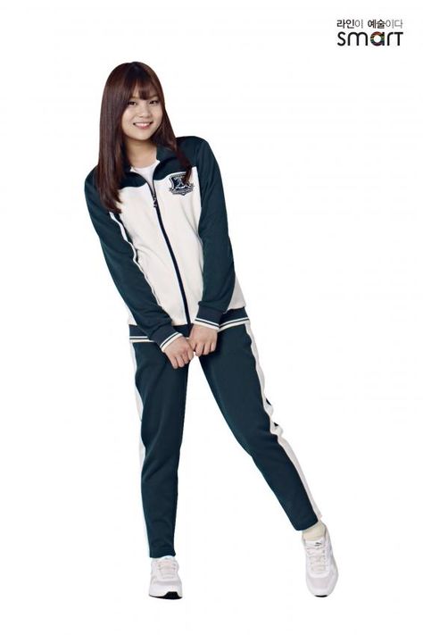 Smart Uniform - Umji Track Uniforms, School Uniform Outfits, Outfit Korean, Fashion Design Collection, Style Korea, Training Clothes, School Dresses, Girls Uniforms, Islamic Clothing