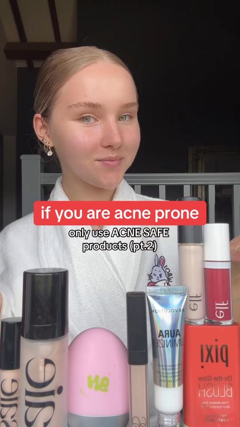 acne safe makeup!💗 Acne Safe Makeup Routine, Acne Safe Skincare, Clean Makeup With Acne, Best Skincare For Acne, Acne Friendly Makeup, Clean Girl Makeup With Acne, Makeup For Oily Acne Prone Skin, Acne Makeup Routine, Makeup Acne Skin