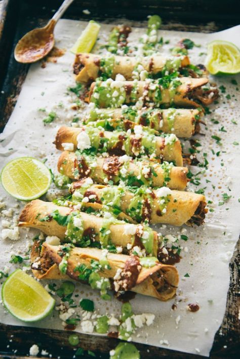 Chicken Flautas, Tamarind Sauce, Avocado Crema, 5 De Mayo, Think Food, Snacks Für Party, Refried Beans, Mexican Dishes, Burritos