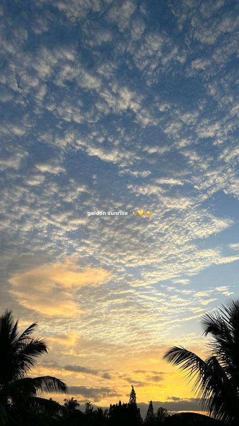 Clouds Aesthetic, Pretty Skies, Growth Hair, Sky Photography Nature, Pretty Sky, Snap Quotes, Sky And Clouds, Photography Nature, Sky Aesthetic