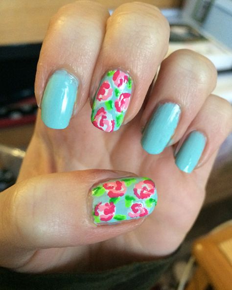 Lilly Pulitzer nails Lilly Pulitzer Inspired Nails, Pink And Blue Floral Nails, Fun Summer Nails, Nail Art Images, Lilly Pulitzer Inspired, Sassy Nails, Festival Nails, Beach Nails, Christmas Nail Art