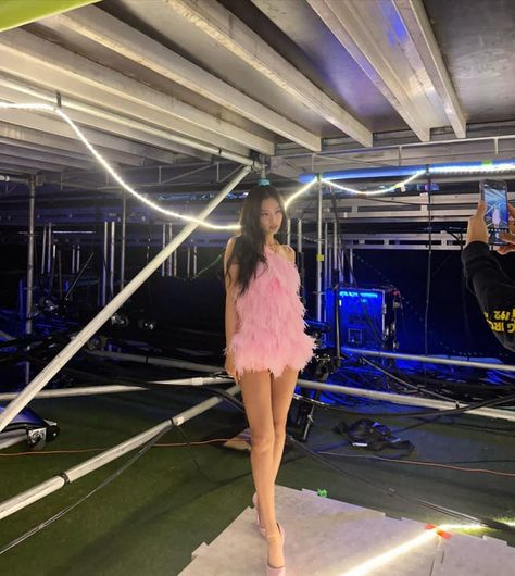 Jennie Foto, Jennie Queen, Jennie Pink, Jennie Instagram Update, Jennie Instagram, Cr7 Jr, Preformance Outfits, Kpop Style, Blackpink Members