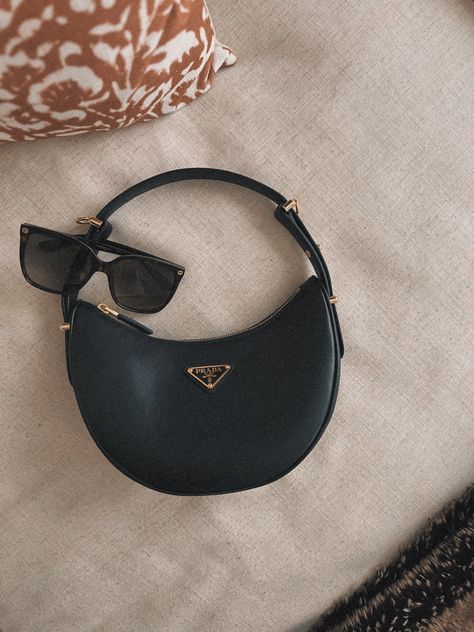 In love with my Prada bag - such a classic silhouette and very versatile to wear dressy or casual. Leather Bag Outfit, Bag Outfit, Brown Outfit, Prada Leather, Parisian Chic, Classic Silhouette, Prada Bag, Cloth Bags, Leather Shoulder Bag