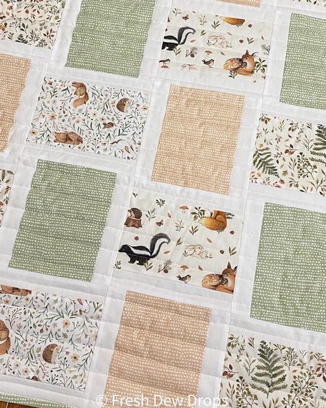 Fresh Dew Drops: A Baby Quilt - Little Fawn version Children Quilts Ideas, Neutral Baby Quilt Ideas, Fat Quarter Baby Quilt, Quick Baby Quilts, Neutral Quilts Ideas, Fat Quarters Baby Quilt, Neutral Quilts, Cot Quilts, Baby Cuddles