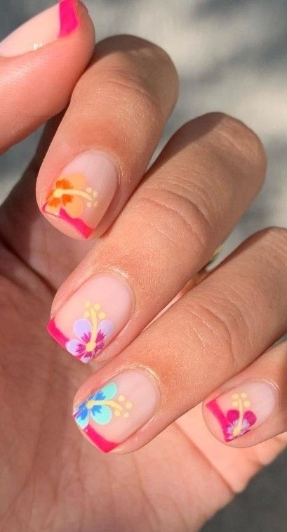 Hawaii Inspo Nails, Short Nails For Hawaii Vacation, Tropical Nails Beach Hawaiian Flowers, Preppy Flower Nails, Disney Hawaii Aulani Nails, Fall Hawaii Nails, Hawaiian Manicure, Hawaiian Nail Designs Tropical Flowers, Summer Nails Hawaiian Flowers