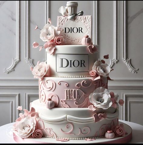 Manger Aesthetic, Dior Cake Ideas, Glam Cake Birthday For Women, Fashion Birthday Cake, Unique Cake Ideas, Dior Cake, Chanel Birthday Cake, Cupcakes Design, Graduation Party Desserts